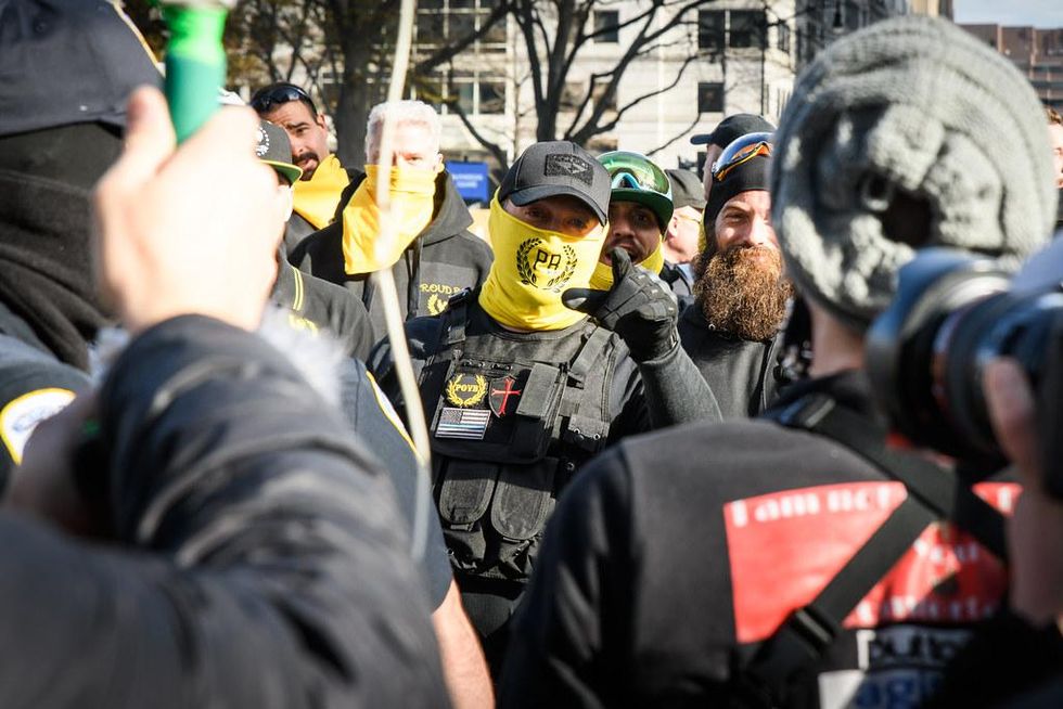 U.S.: Pro-Trump group piggybacks COVID protests