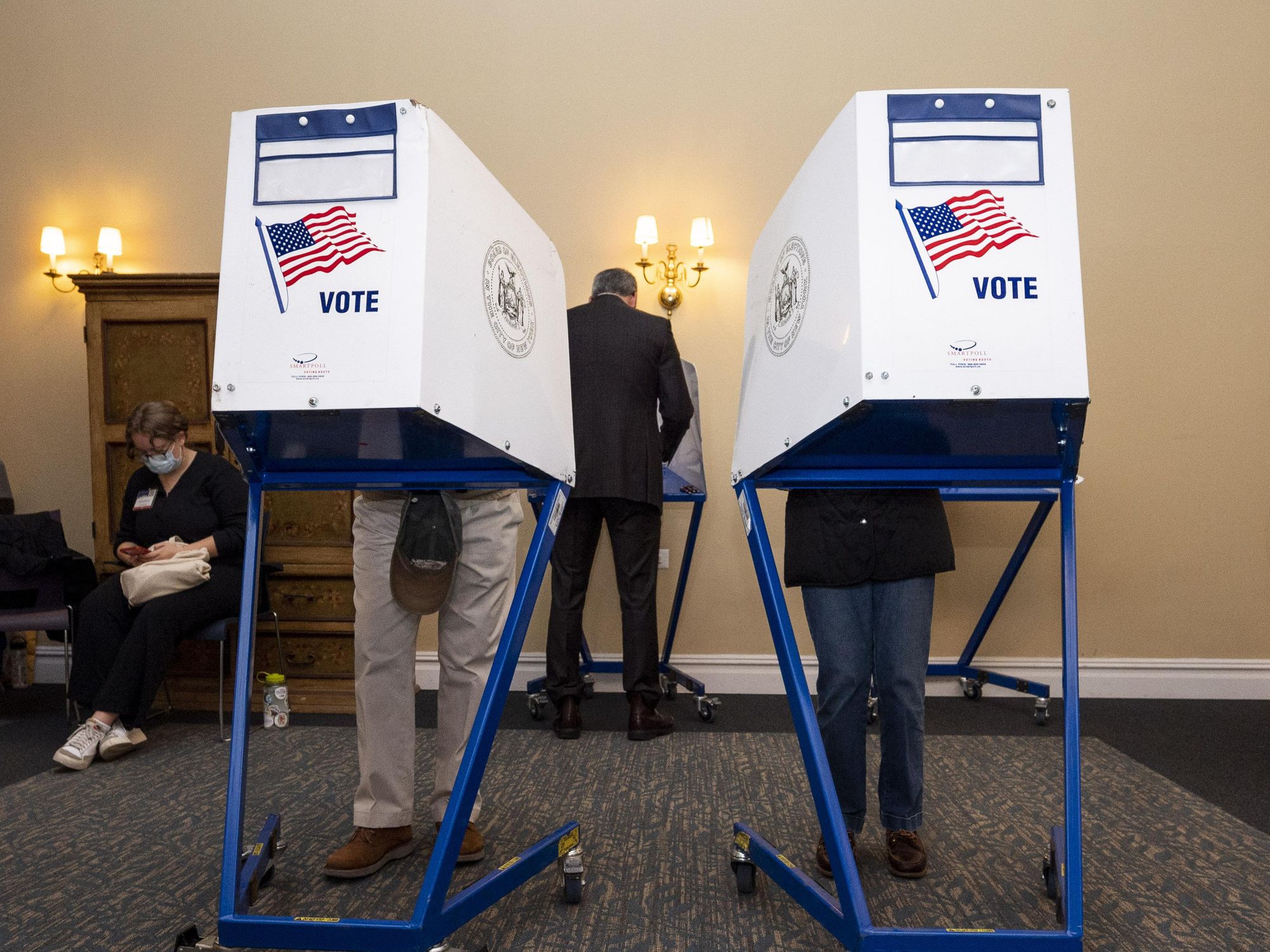 U.S. voters cast their ballots for the 2022 midterm elections in New York City.