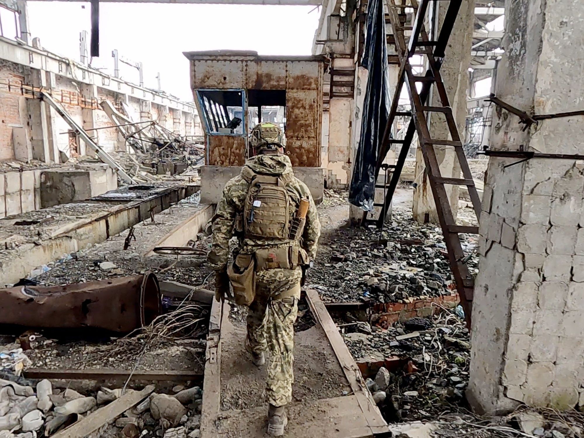 Ukraine soldiers patroling at Avdiivka city of Donetsk.