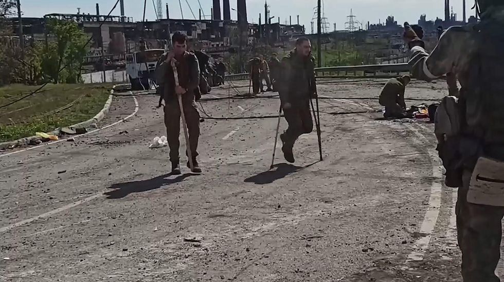 Ukrainian Defenders Evacuate Azovstal Steelworks