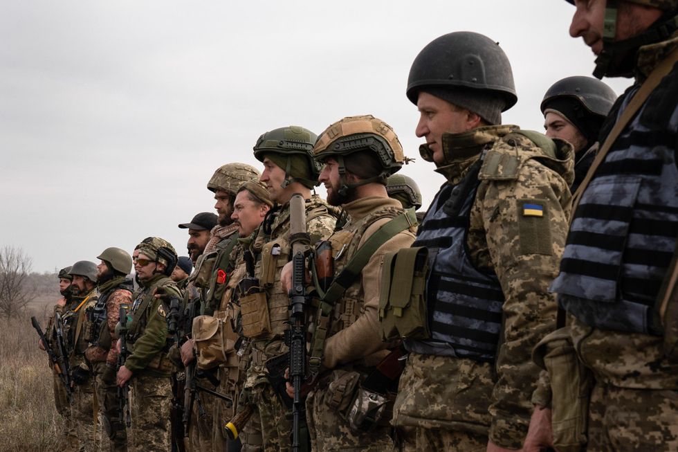 Ukrainian soldiers training
