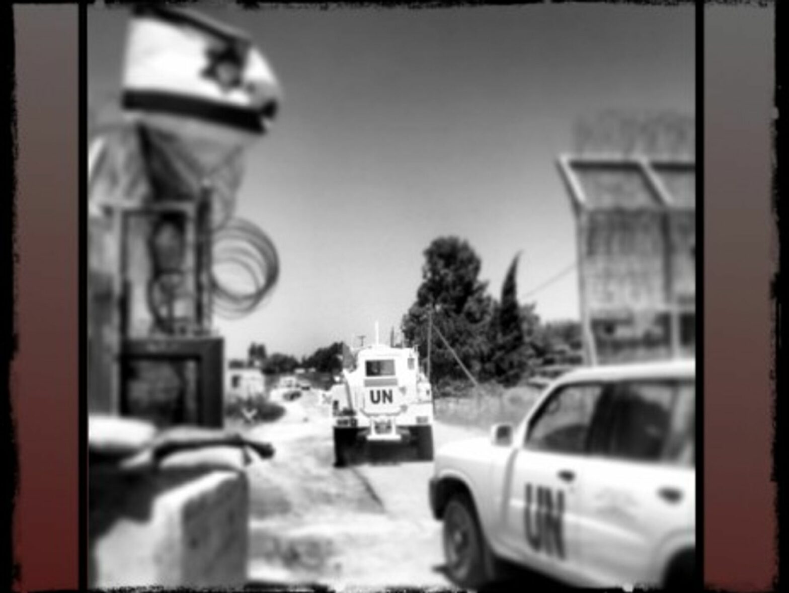 UN vehicles between Israel and Syria...