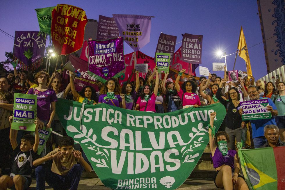 une 15, 2024, Sao Paulo, Sao Paulo, Brazil: On Saturday afternoon (15), there was a demonstration to demonstrate opposition to (Bill 1904/24 equates abortion after 22 weeks of pregnancy to the crime of homicide), supported by the president of the Chamber of Deputies, Arthur Lira. Protesters argue that rape victims who obtain abortions after the 22nd week should not be criminalized, especially with penalties that may be more severe than those imposed on rapists themselves. They also highlight that the reality of abuse against children up to 14 years of age in the country is alarming and that these young people need to be protected, not penalized. (Credit Image: © Wagner Vilas/ZUMA Press Wire)