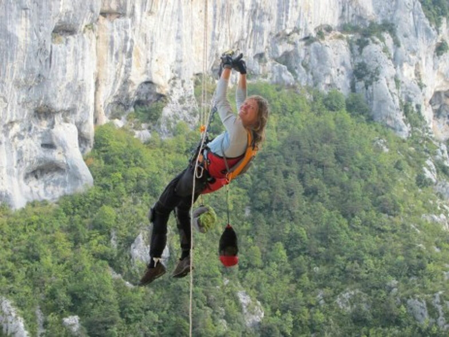 Vanessa Francois training in French Verdon canyon