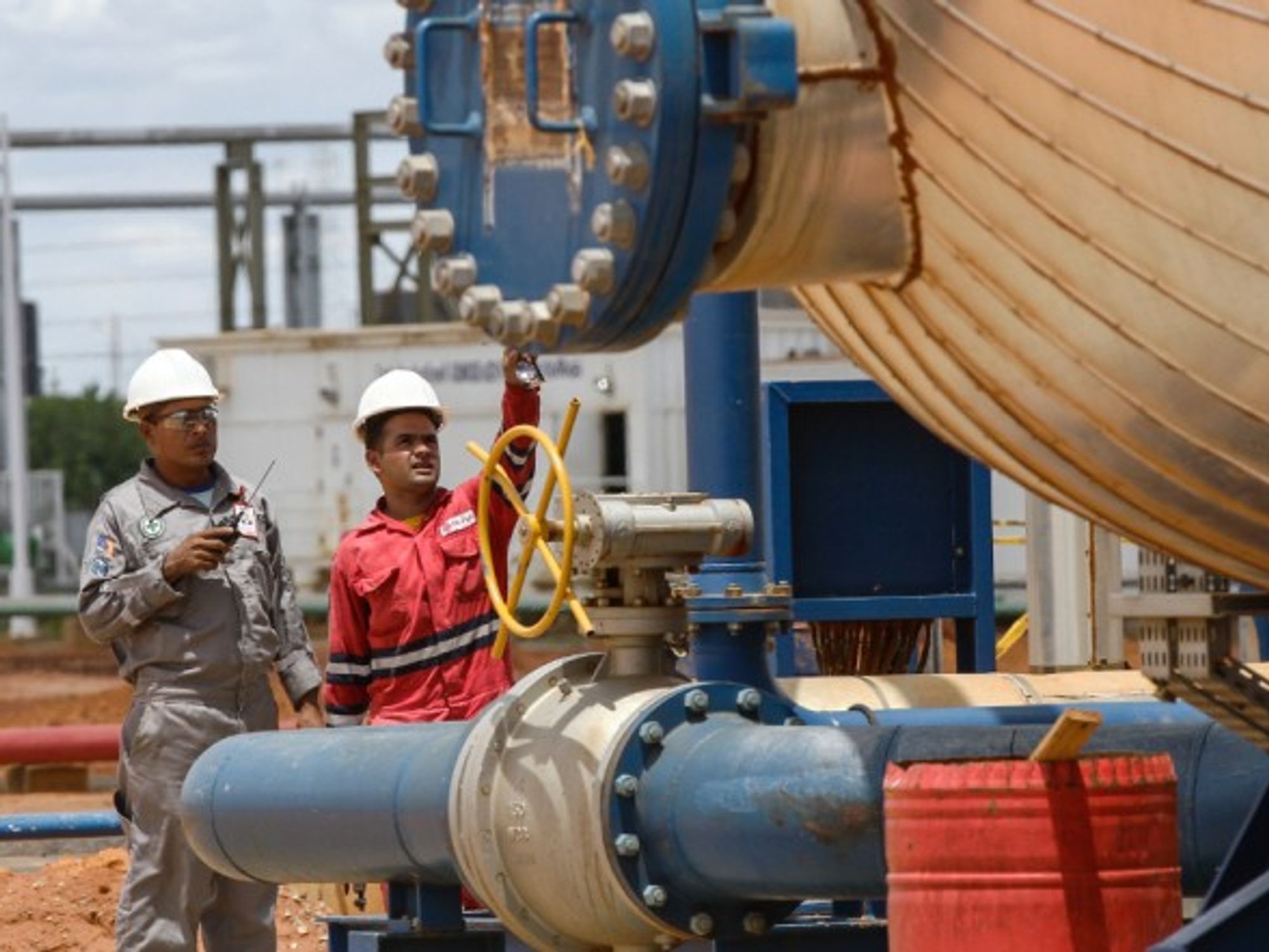 Venezuelan petroleum workers producing oil for China
