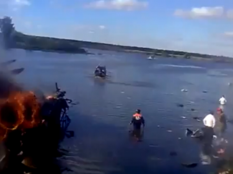 Video image of the plane's fuselage on fire (typist9837)