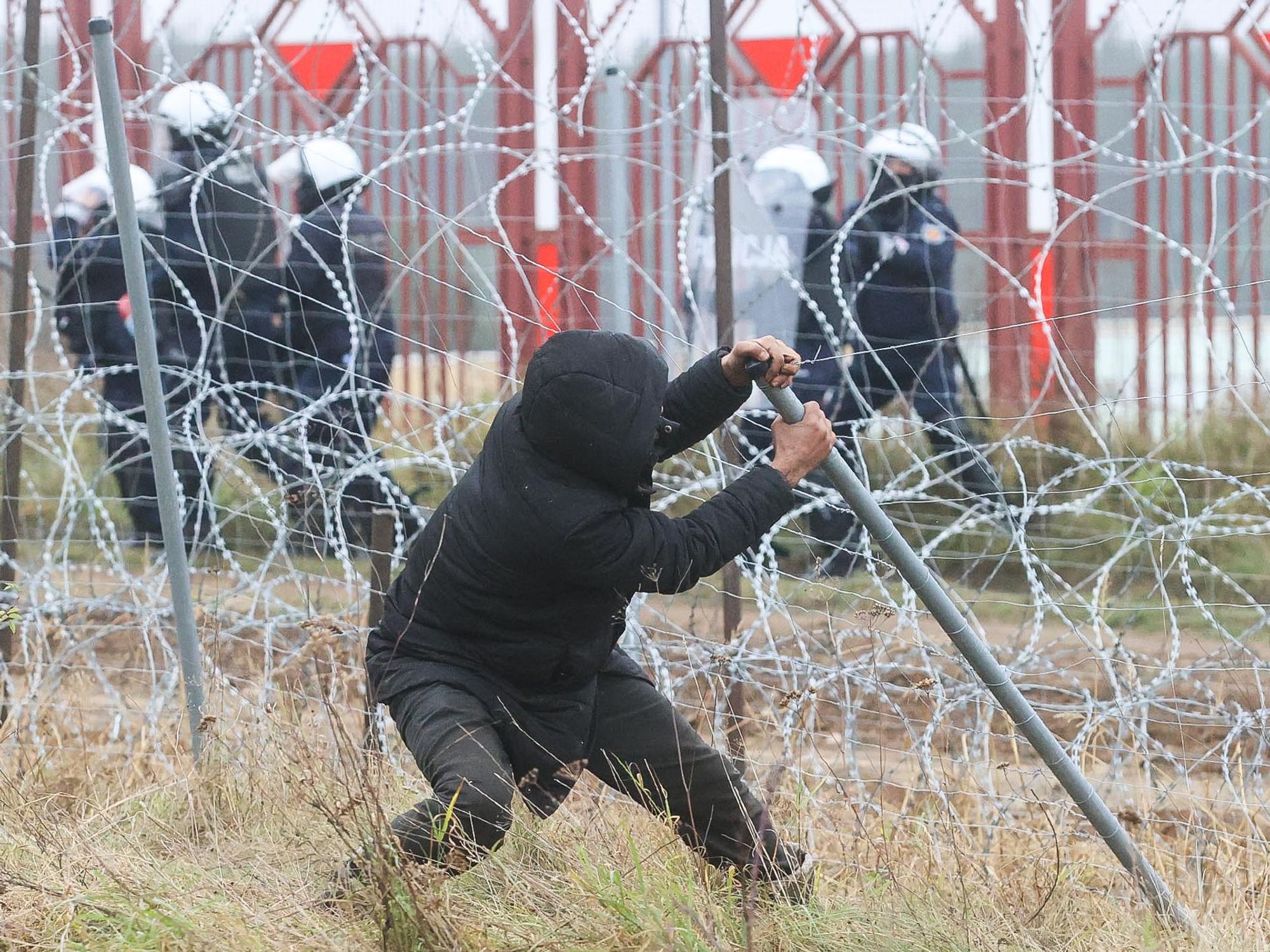 Russia Space Blast Endangers Astronauts, Belarus Border Clashes, Leo’s Beach