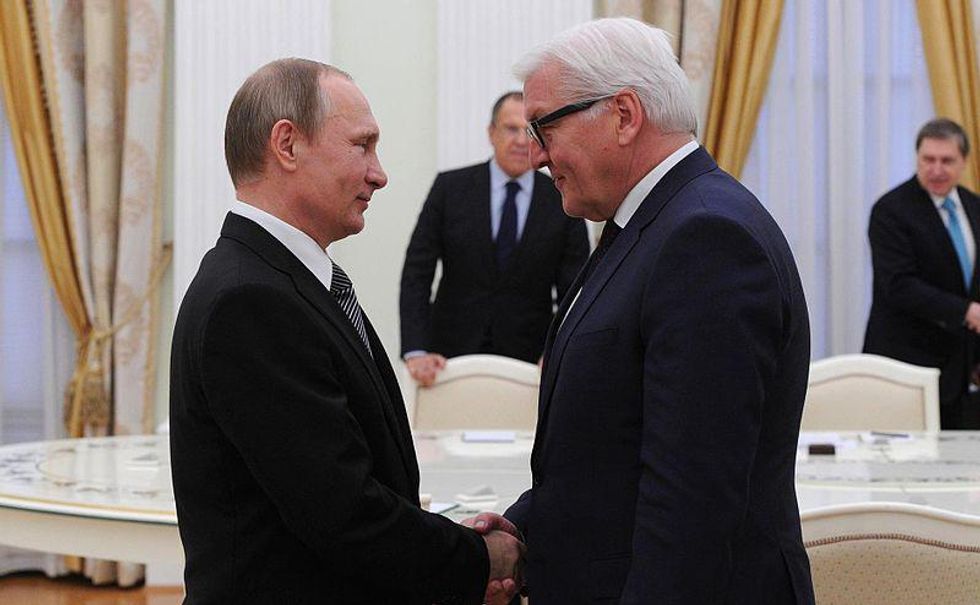 Vladimir Putin and Frank-Walter Steinmeier in 2016.