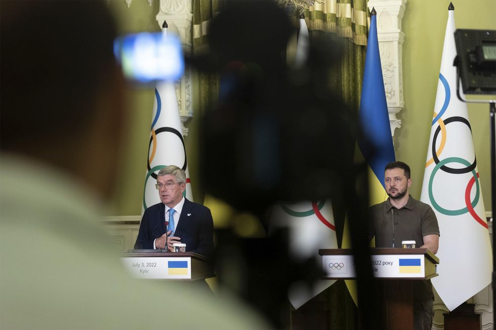 Volodymyr Zelenskyy and IOC President Thomas Bach during a joint press conference in Kyiv