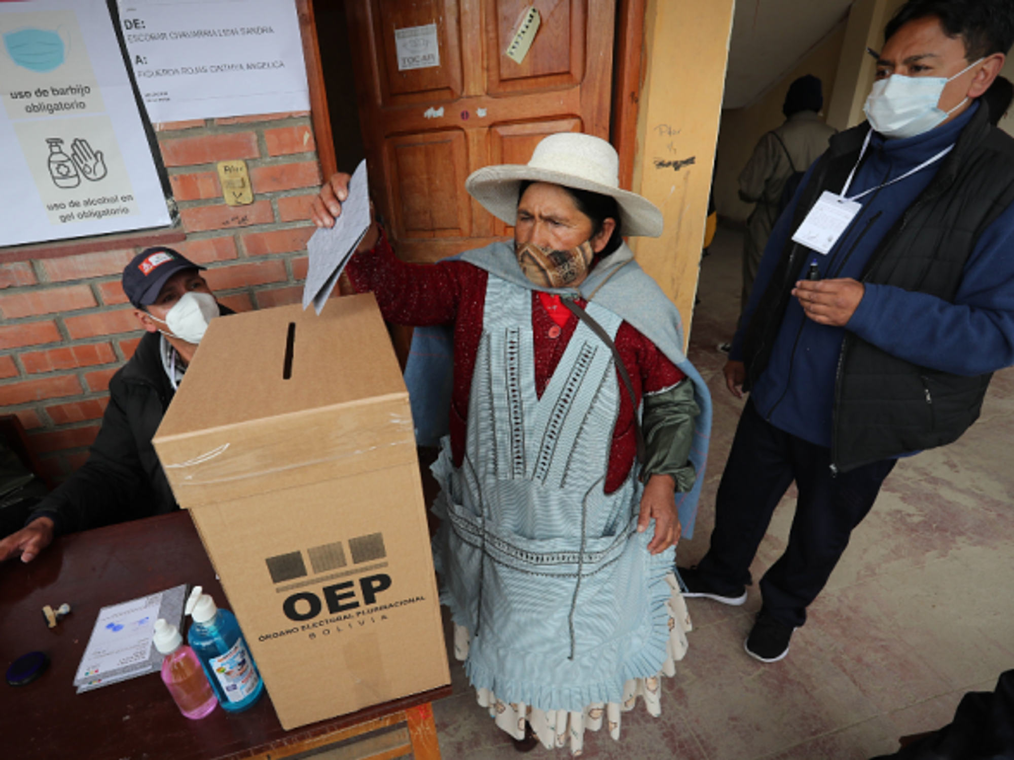 Votin in El Alto, Bolivia, on Oct. 18