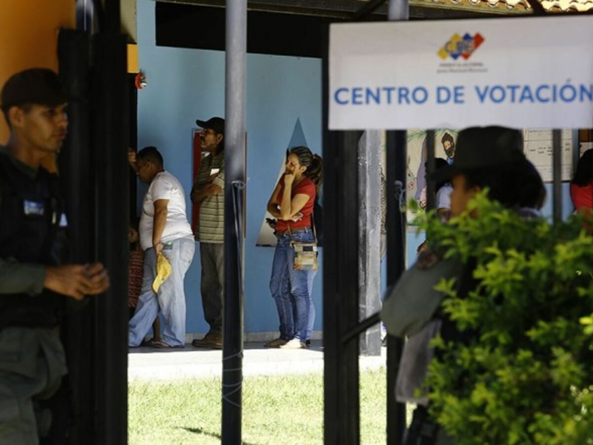 Voting centers in the San Diego municipality, in Venezuela, during the elections of councilmen for the municipal councils of each state