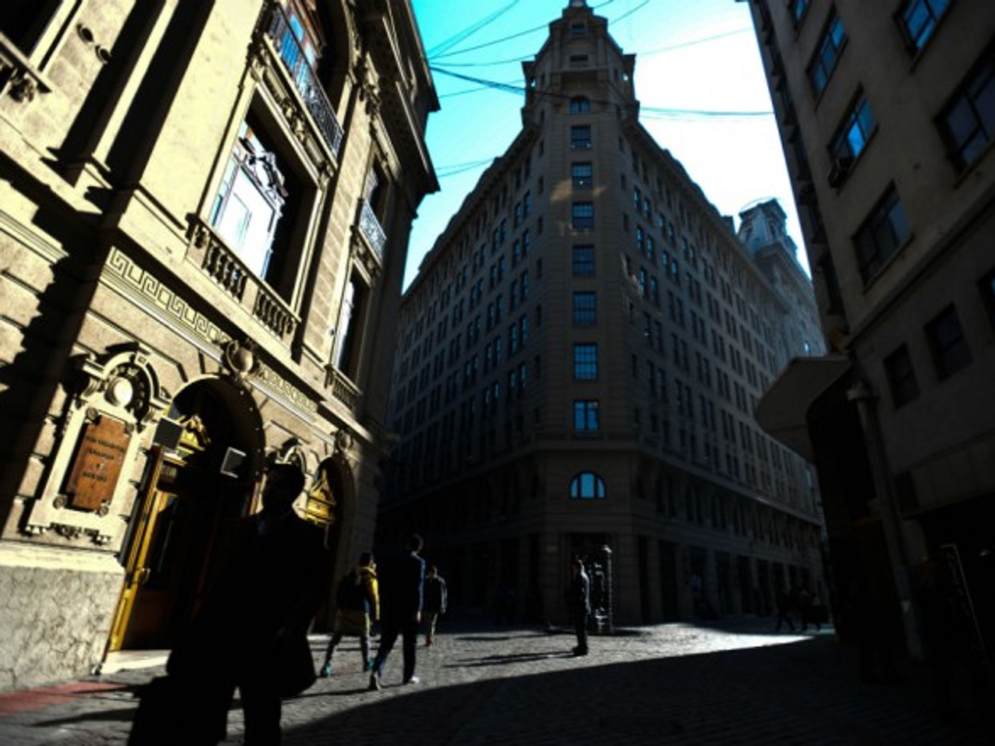 Walking by Santiago's Stock Exchange district