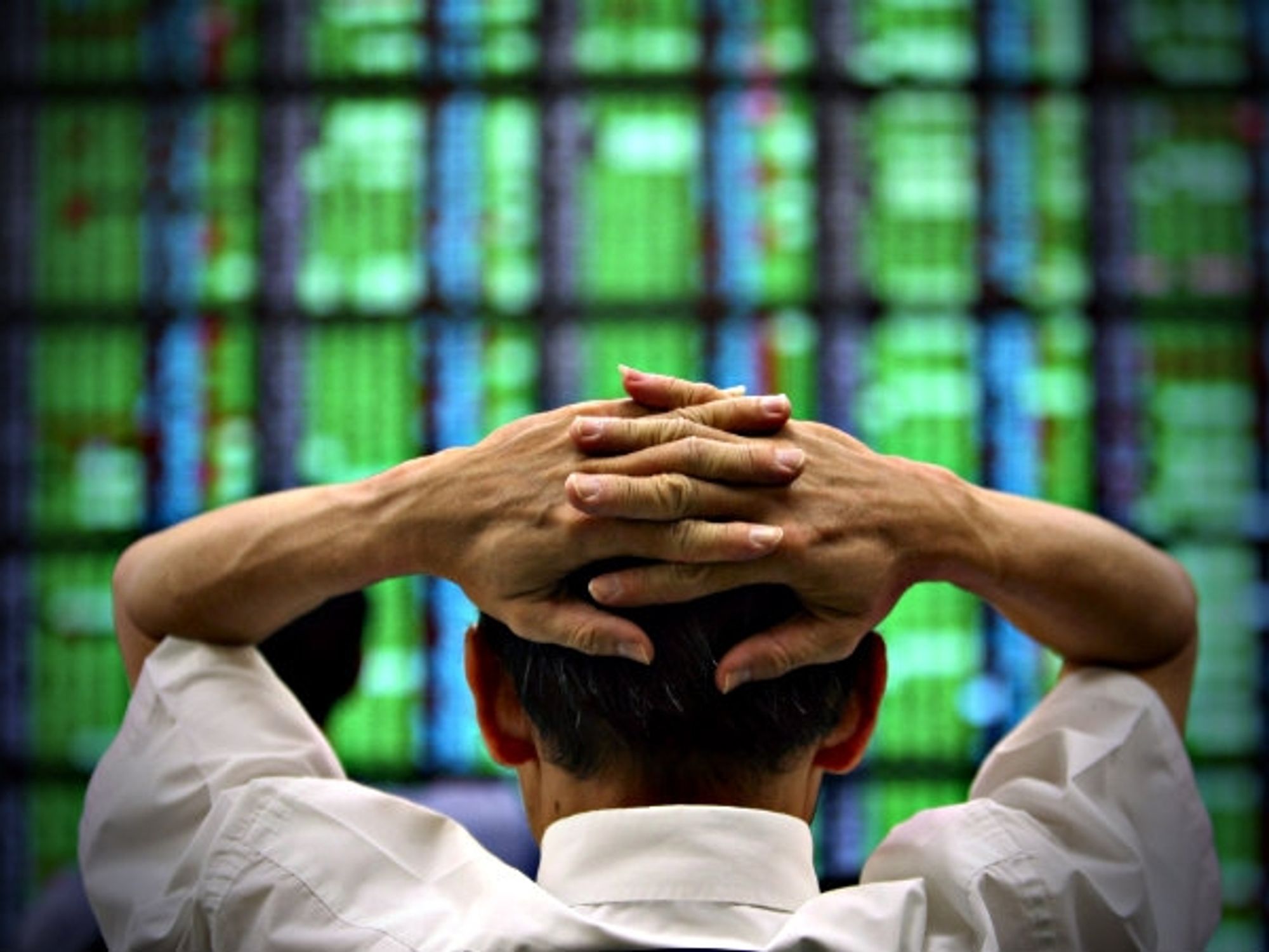 Watching share prices in Seoul