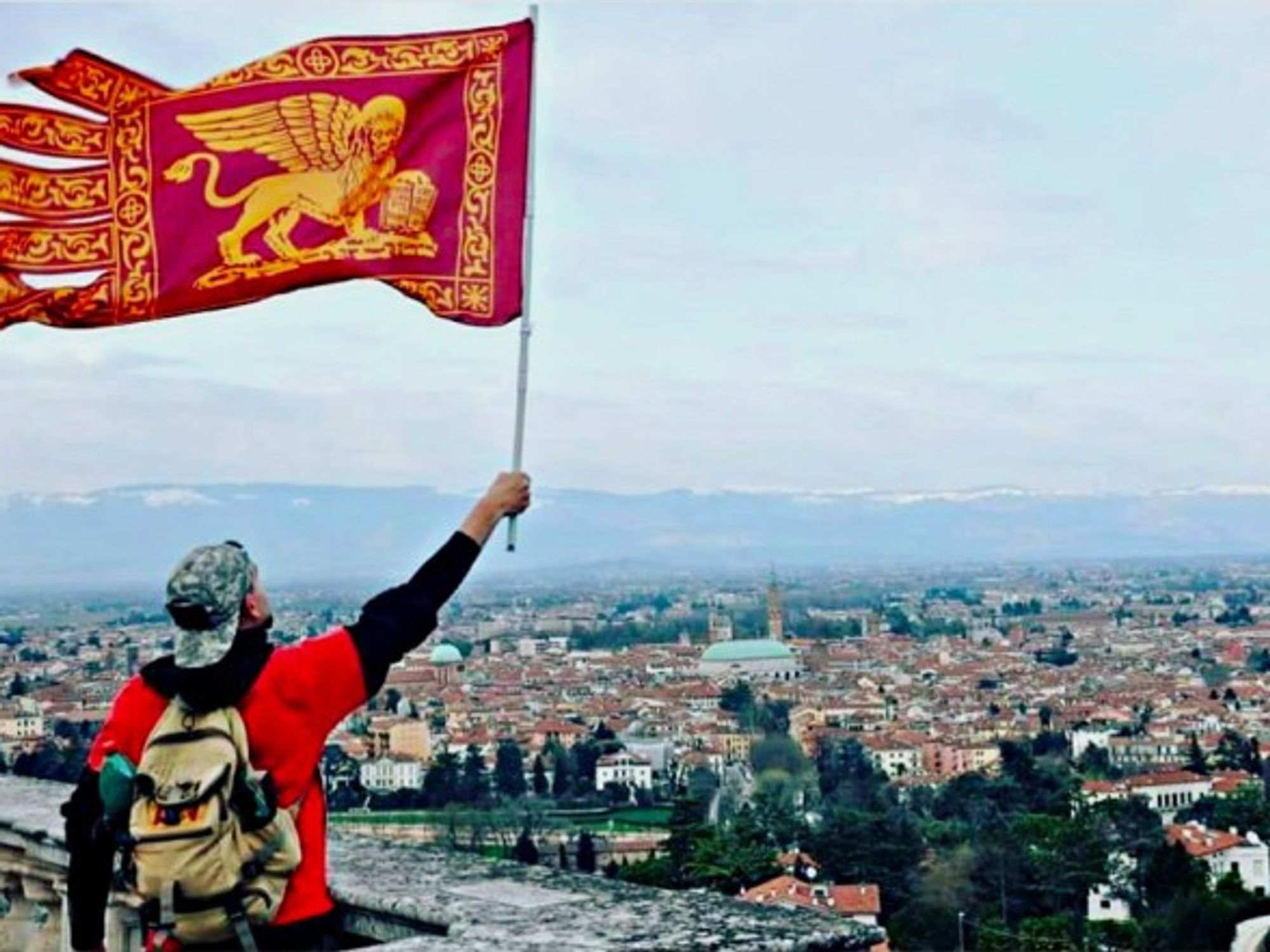 Waving the Venetan flag above the city of Vicenza