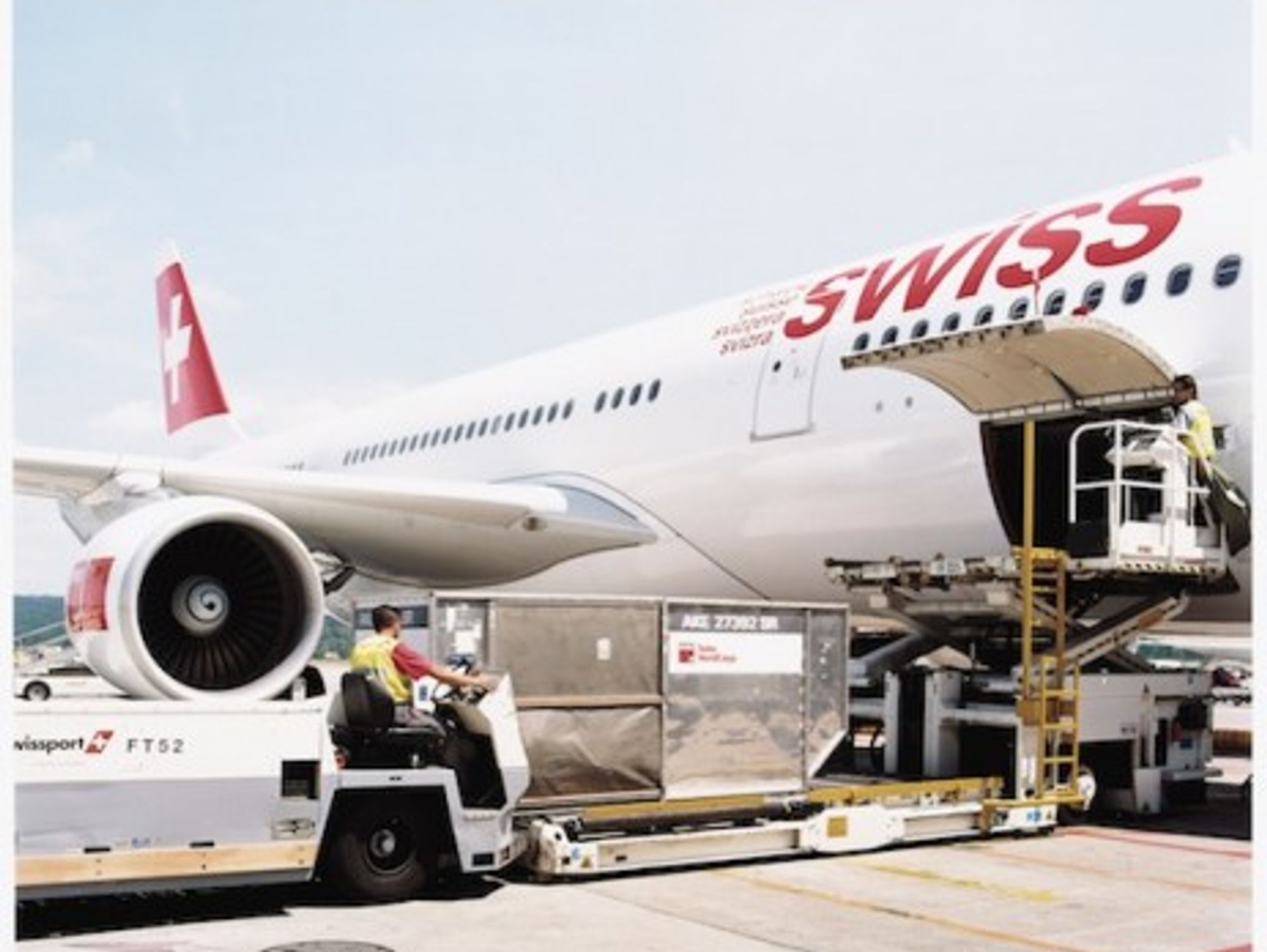 What's in the cargo? (SWISS)