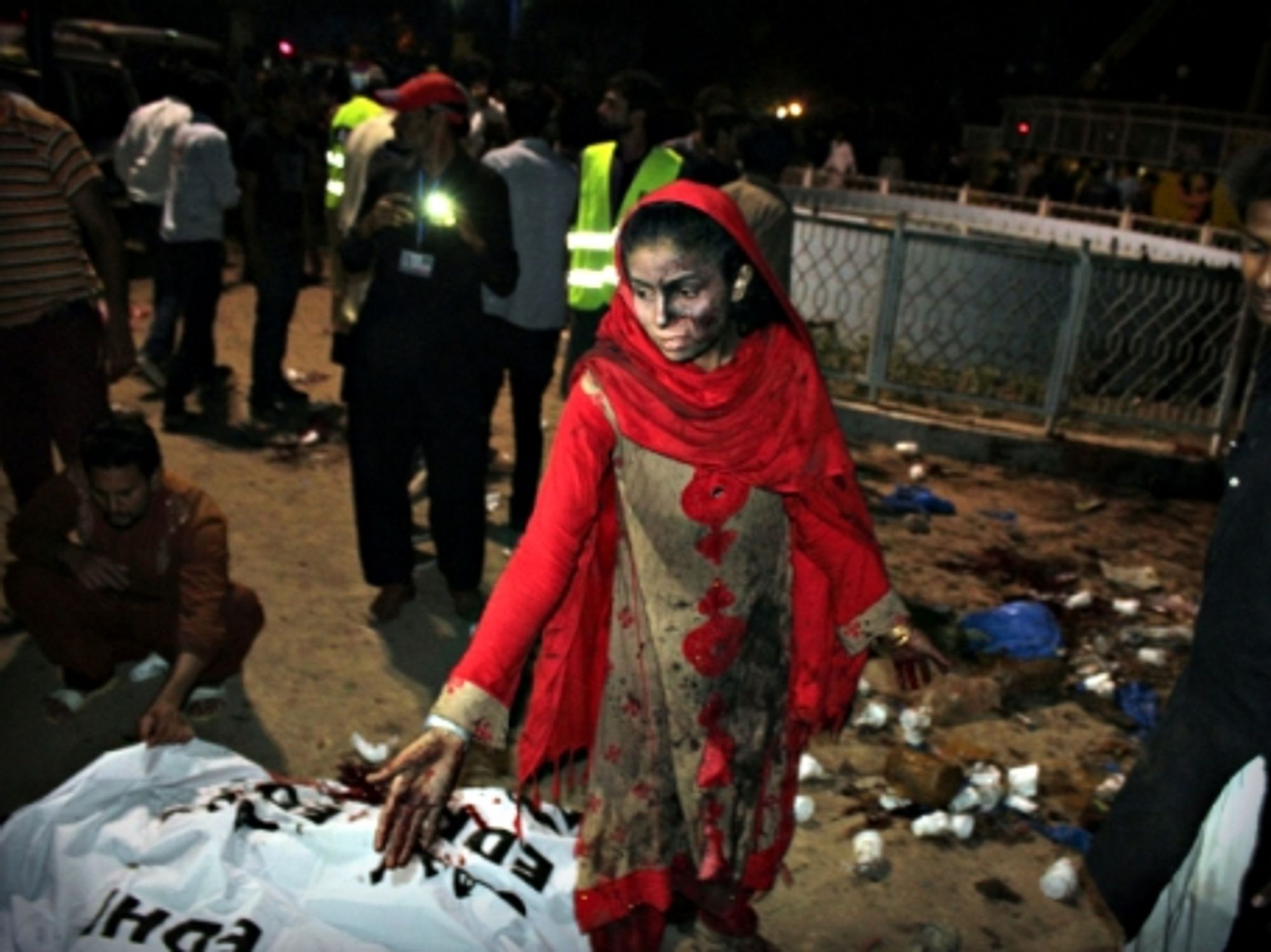 Woman in Lahore ,just after the March 27 blast