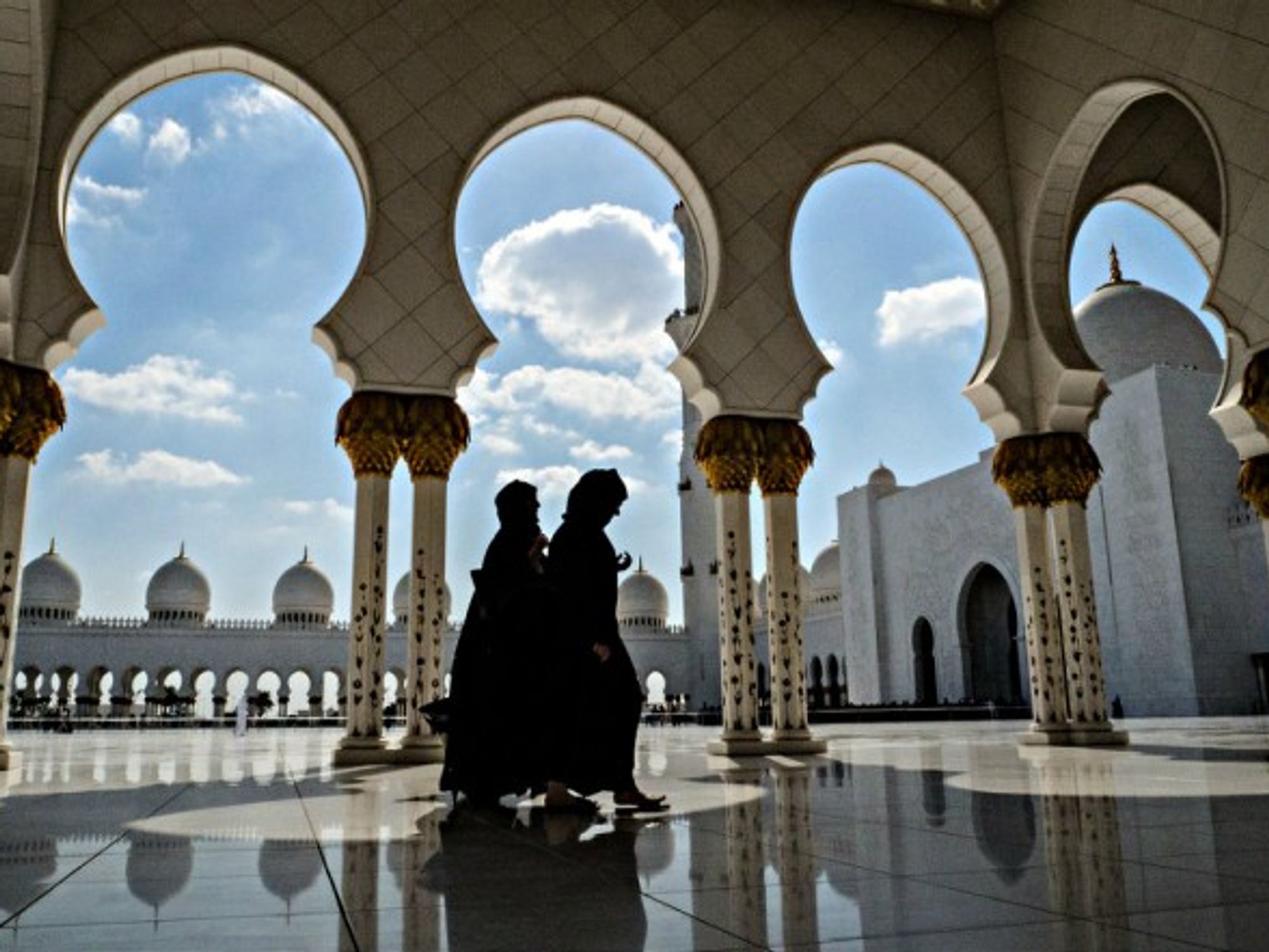 Women in Abu Dhabi