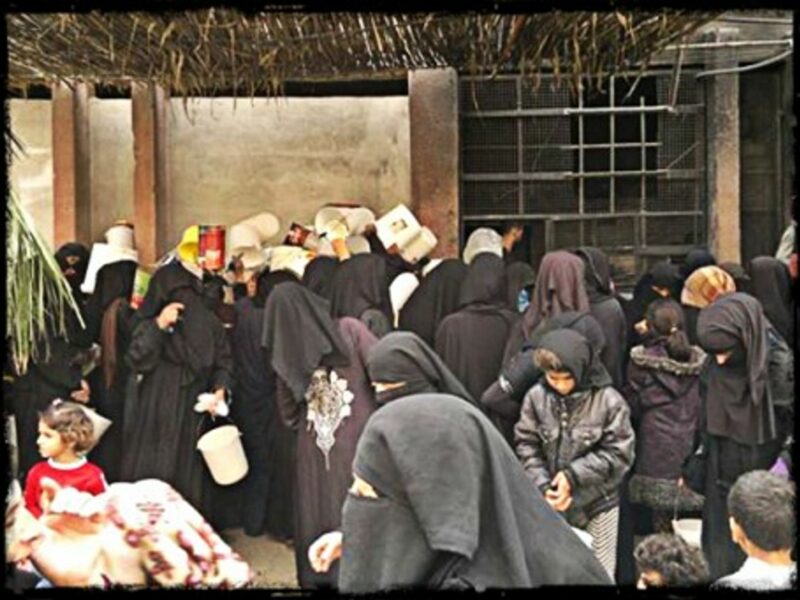 Women wearing "the shield" in Raqqa