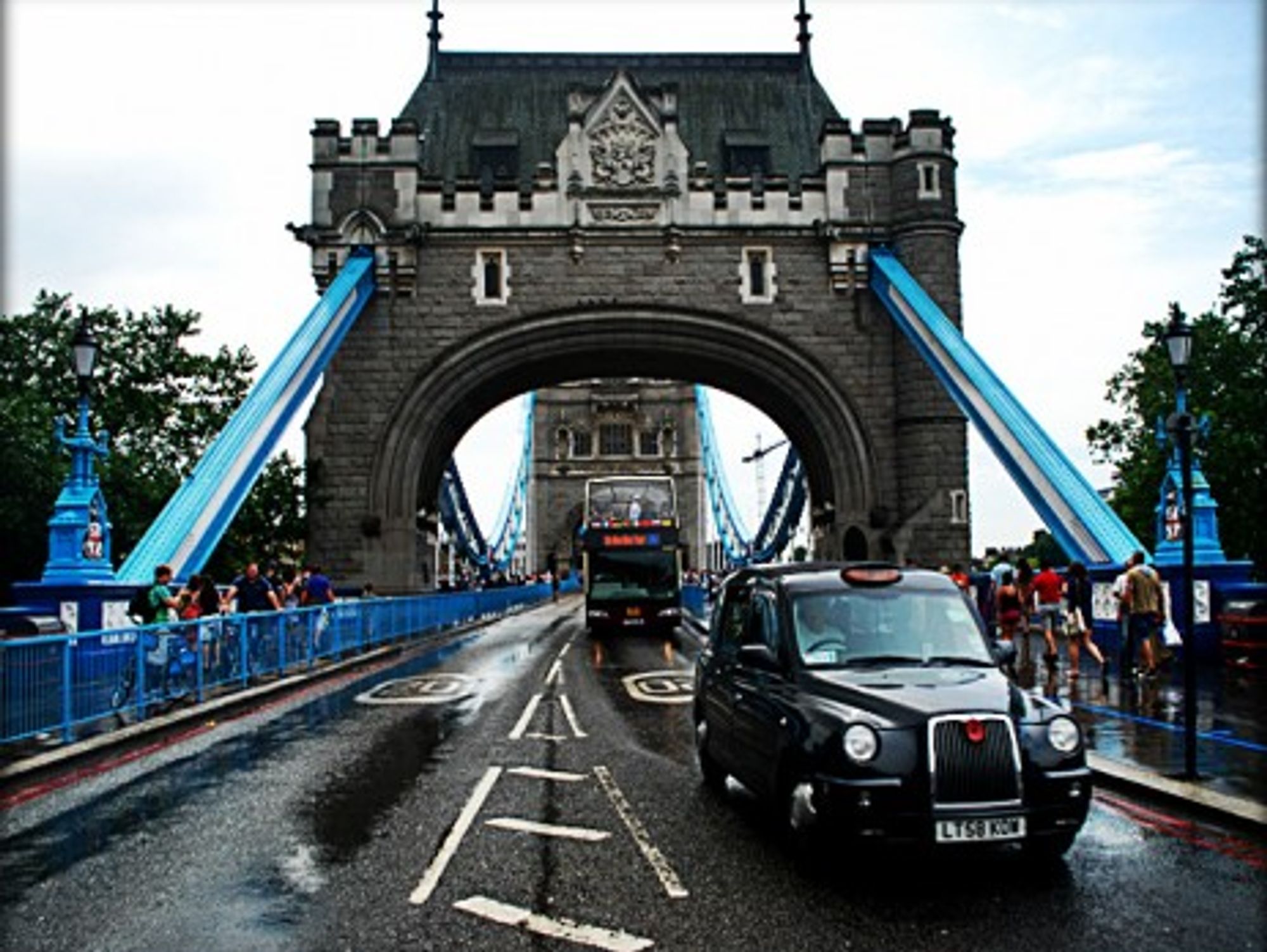 Would the Tower Bridge still stand?