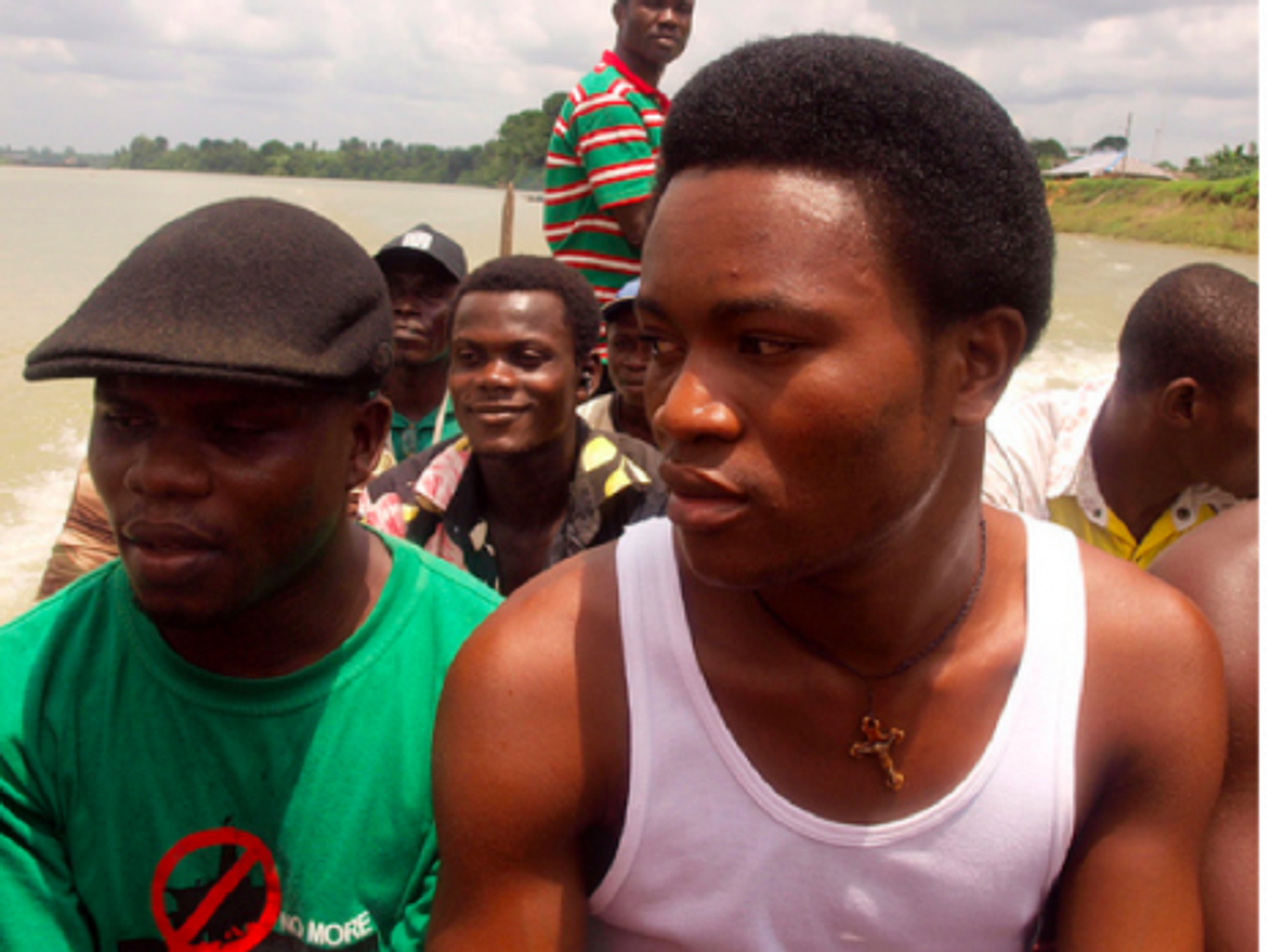 Young men along the Niger delta area (sosialistiskungdom)