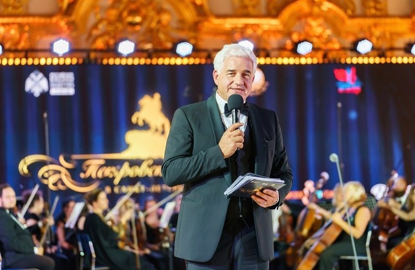 Hans Joachim Frey hosting a ball