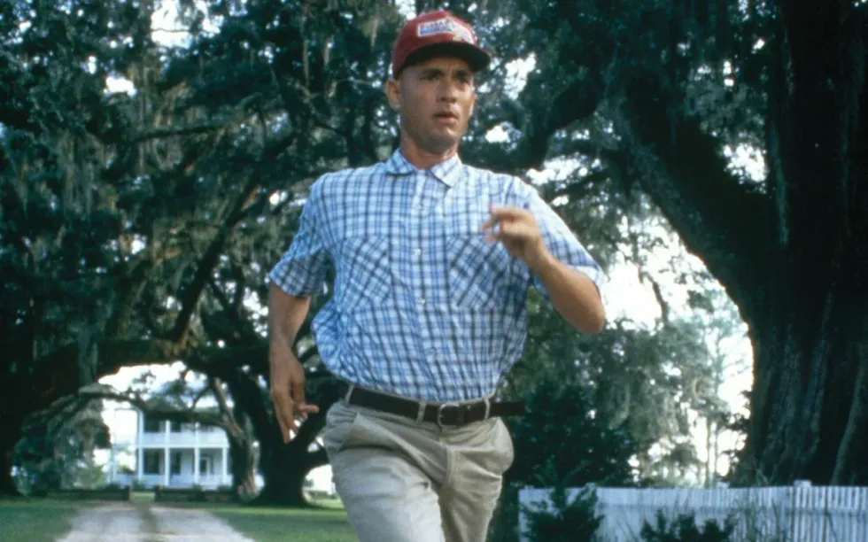 A famous scene from Forrest Gump (1994), where the protagonist embarks on a cross-country run—an iconic moment that resonated with audiences worldwide, including in Germany, where the film remains a cultural favorite.