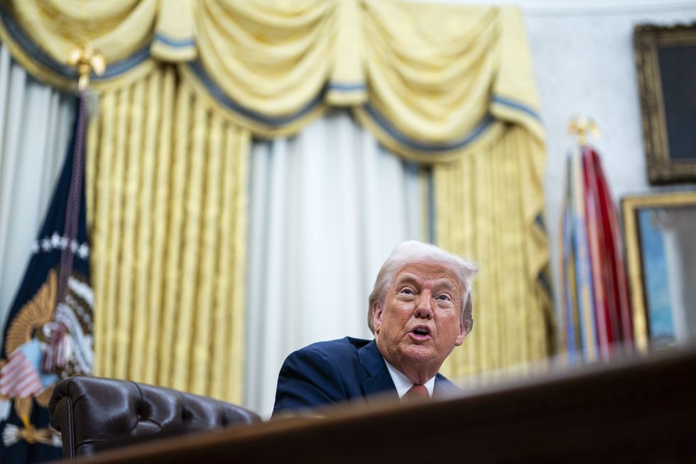 Photo of Donald Trump in the Oval Office on March 31.