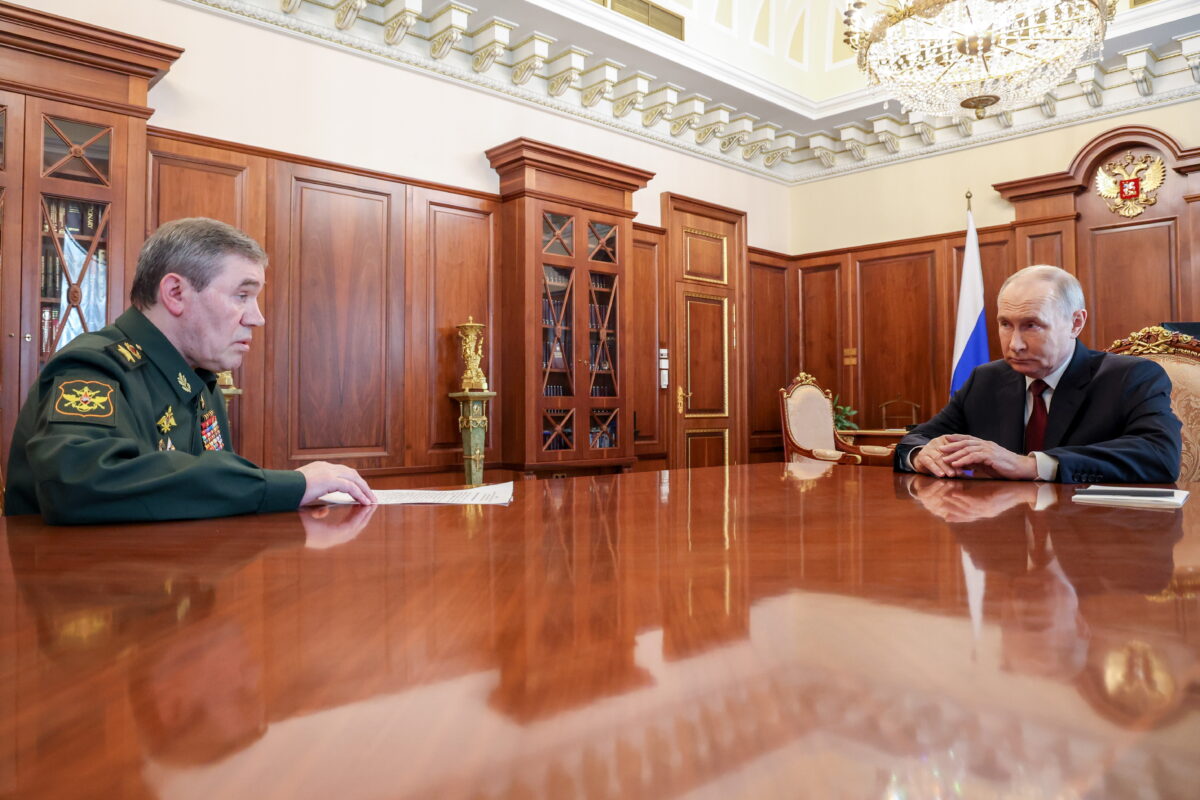 photo of Putin and General Staff of the Russian Armed Forces Army General Valery Gerasimov