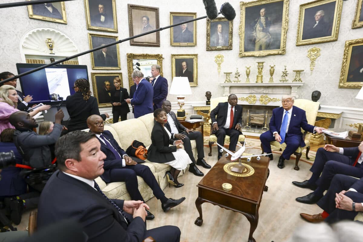 Photo of U.S. President Donald Trump and South African President Cyril Ramaphosa during a meeting at the White House.