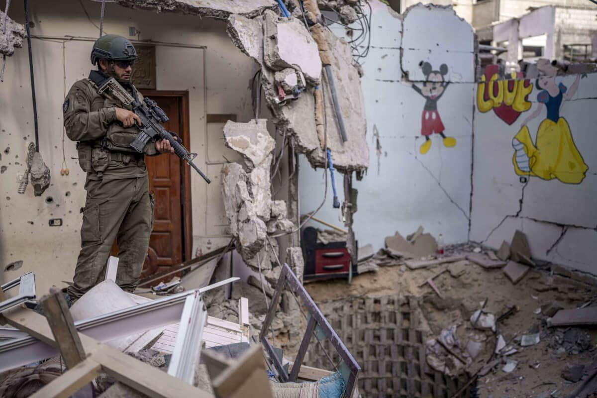 An Israeli soldier in the Tel al Sultan area, Palestinian Territories in September 2024.
