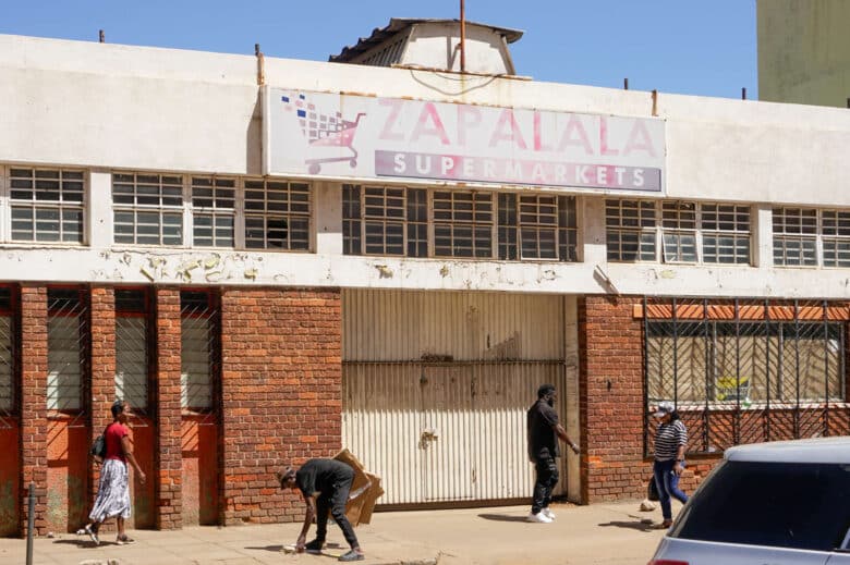 Once busy, many formal retailers across Zimbabwe have folded operations amid economic turmoil, an unstable currency system, and increased competition from the informal sector.