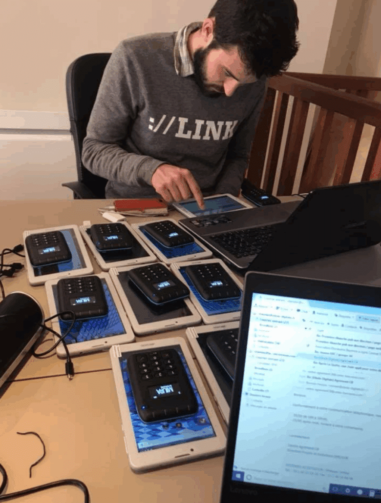Praise The iLord, When Alms Go Digital - Worldcrunch