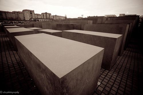 Worldcrunch Library 27089012