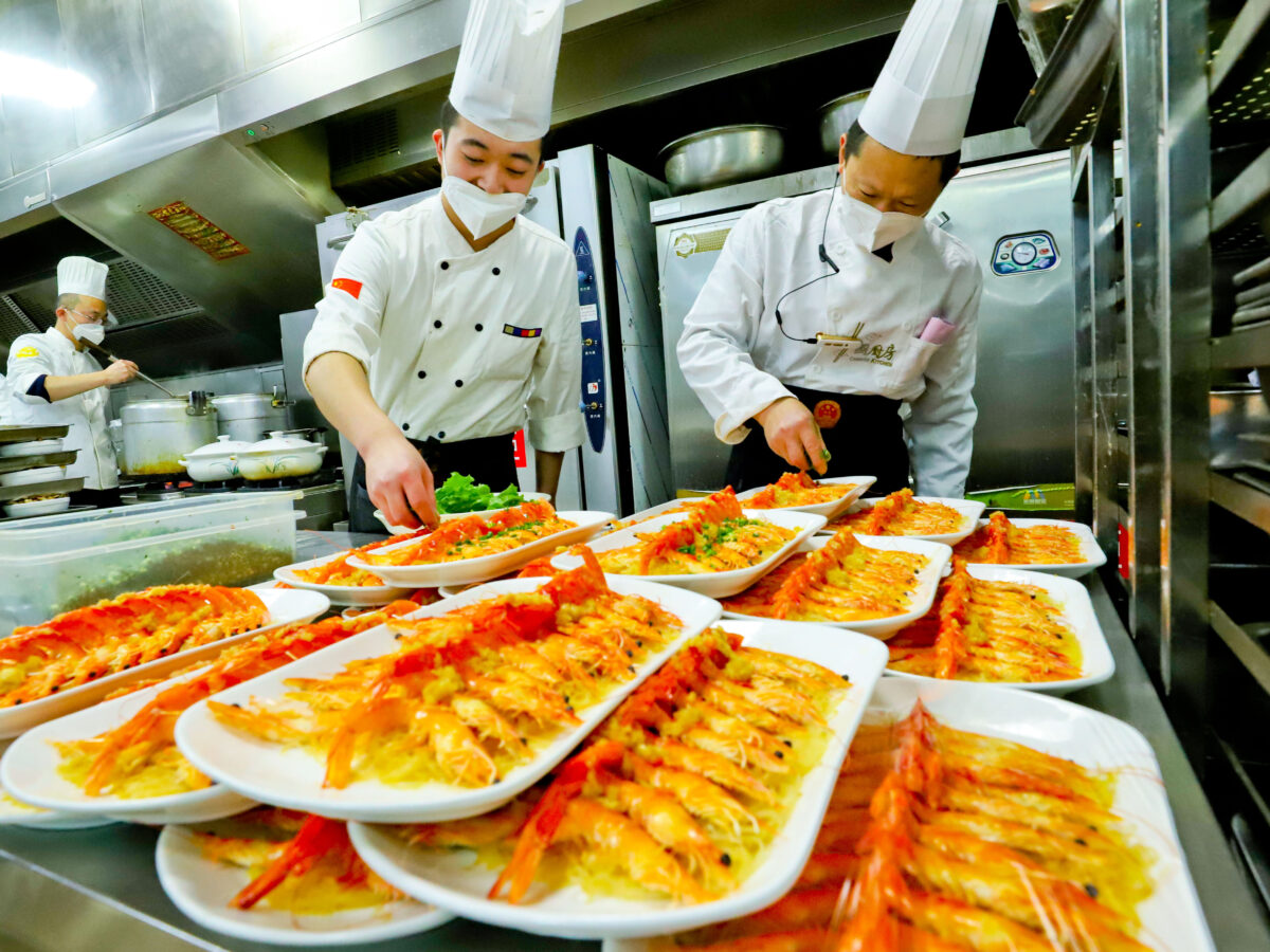 No More Banquets? How Xi Jinping’s Austerity Drive Is Squeezing China Dry