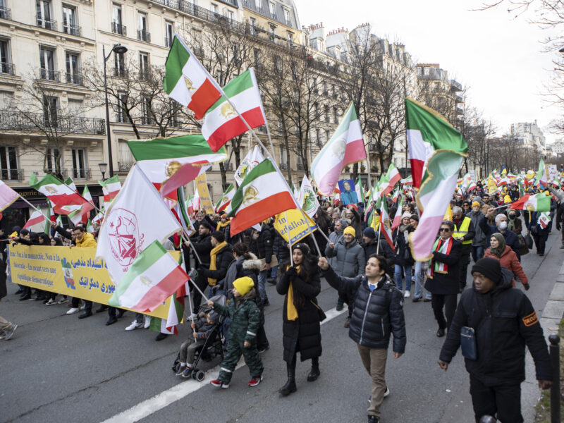 Iranians rally in Paris