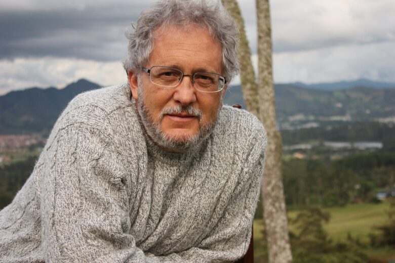 A portrait of Colombian writer Héctor Abad Faciolince.
