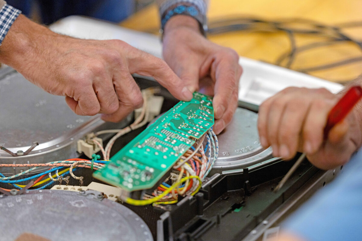 A Repair Cafe session in Zella Mehlis, Thuringia, Italy in 2024