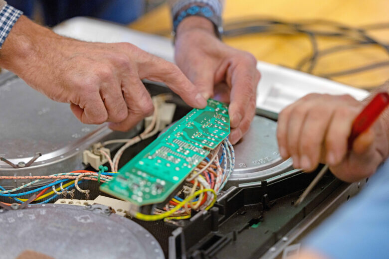A Repair Cafe session in Zella Mehlis, Thuringia, Italy in 2024