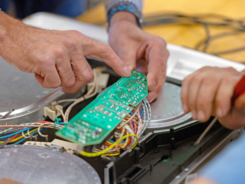 A Repair Cafe session in Zella Mehlis, Thuringia, Italy in 2024