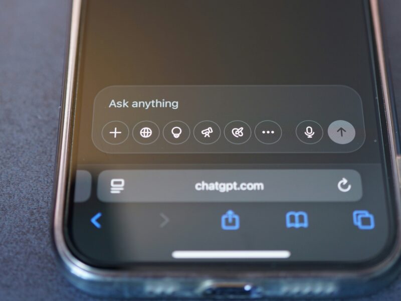 A smartphone screen showing the Chatgpt interface.