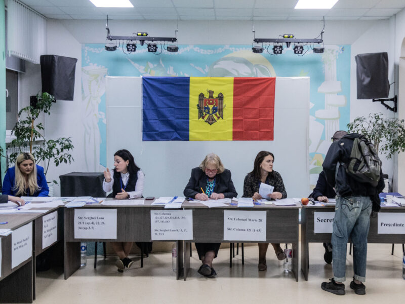 Spiru Haret Squiruminet Lyceum polling station in Chisinau during the Moldova's parliamentary elections on September 28, 2025.