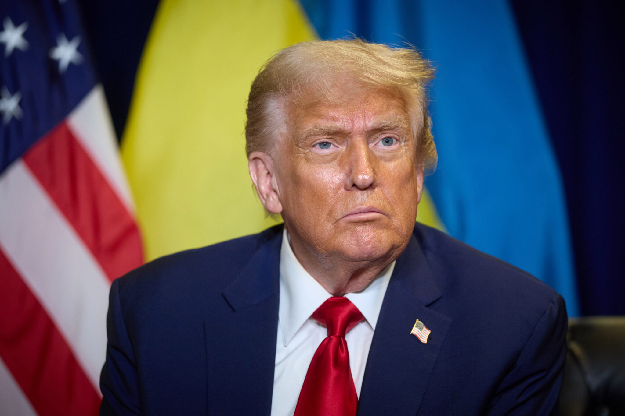 President Donald Trump meets with Ukrainian President Volodymyr Zelensky