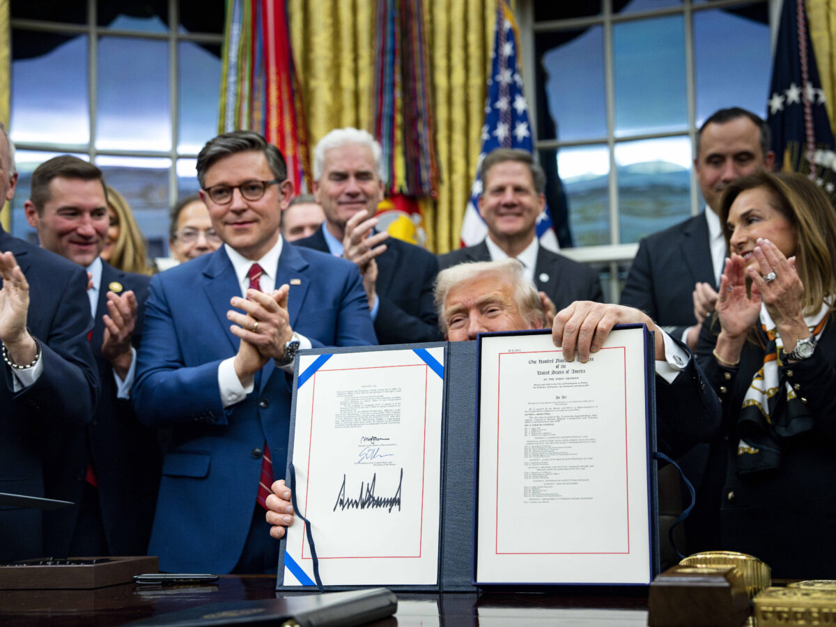 10 Years Since Bataclan, U.S. Shutdown Ends, Seagull Breakthrough