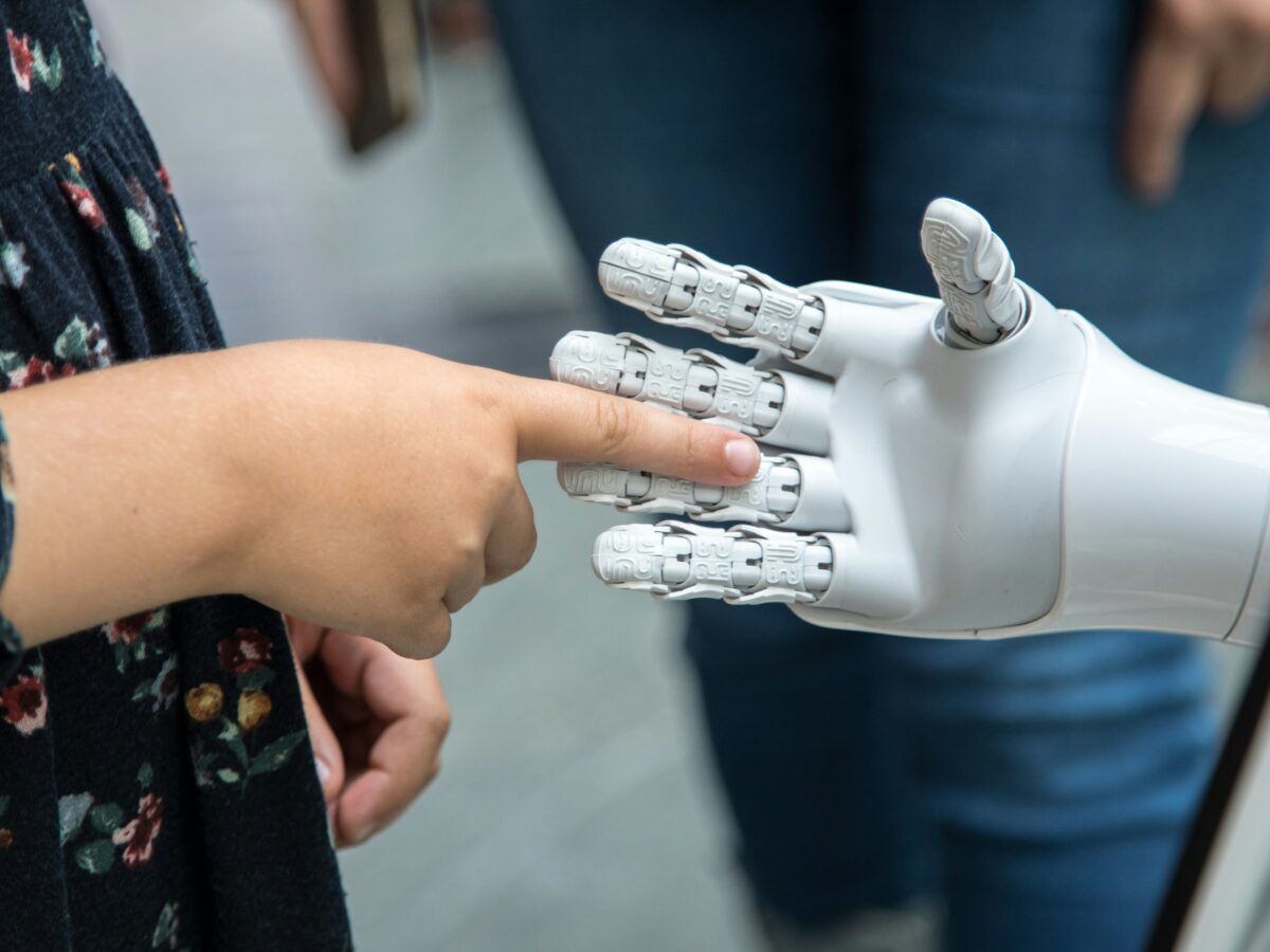 Our Love-Hate Relationship With AI Is All About How Our Brain Works